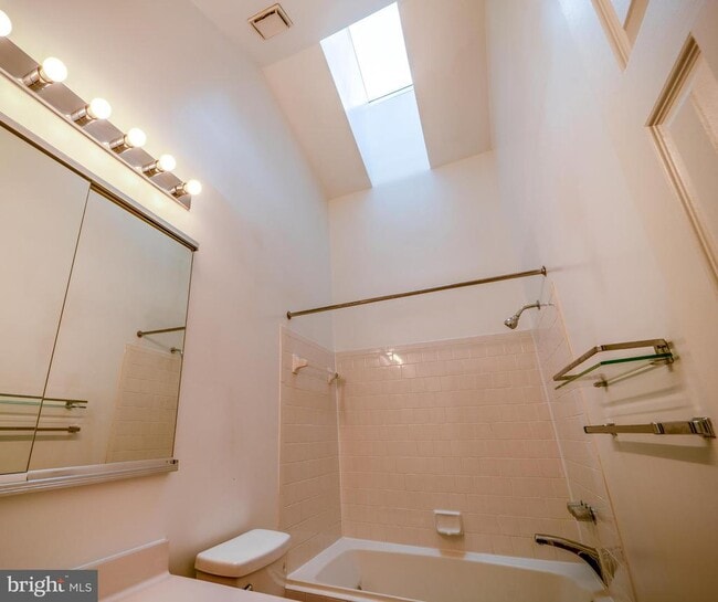 Building Photo - 8501 Blue Bird Woods Ct