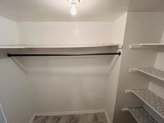 Building Photo - 3912 Crayrich Cir