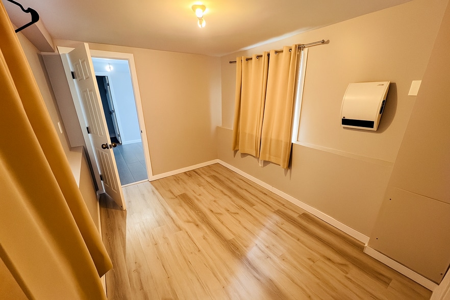 Building Photo - 660 Railroad Ave