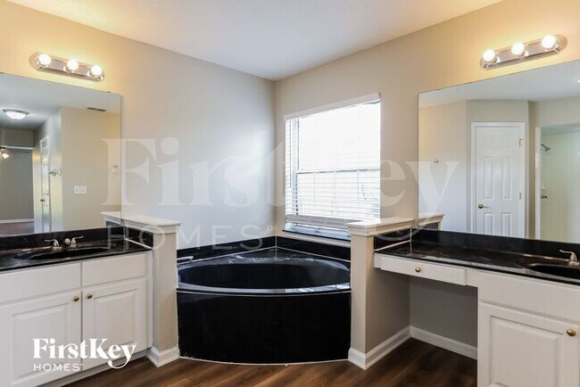 Building Photo - 586 Timber Trace Ct