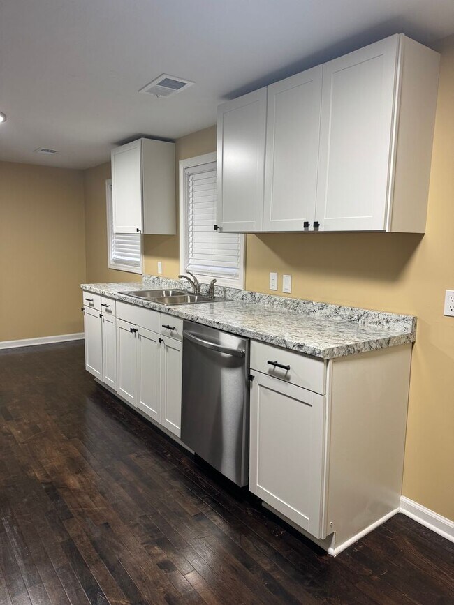 Building Photo - Beautifully Renovated 2 Bedroom, 2 Bathroom Home in the Heart of Martinez