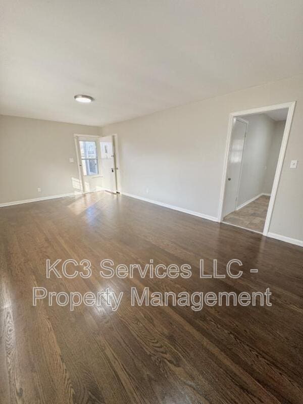 Building Photo - 5940 E 136th St