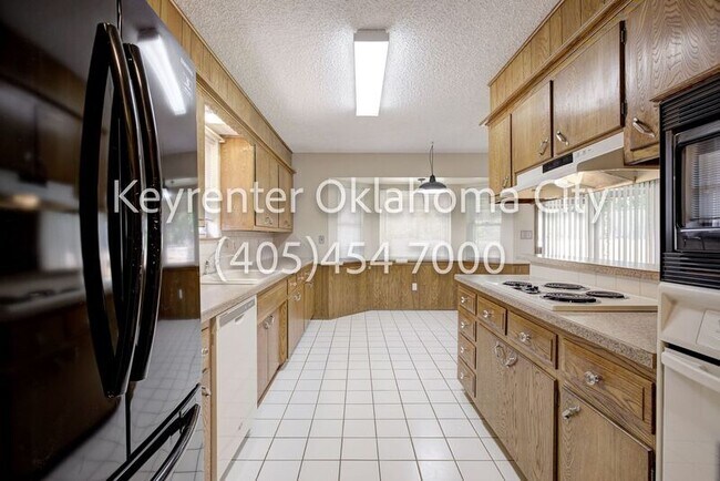 Building Photo - 3632 Sunvalley Dr
