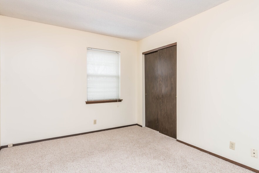 Building Photo - 811 Dondee Dr