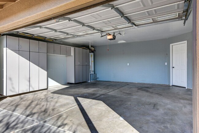 Building Photo - 8660 E Manley Dr