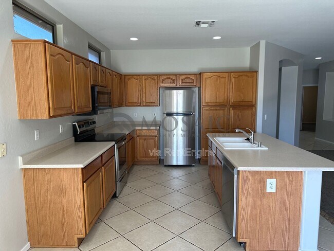 Building Photo - 121 W Birchwood Pl