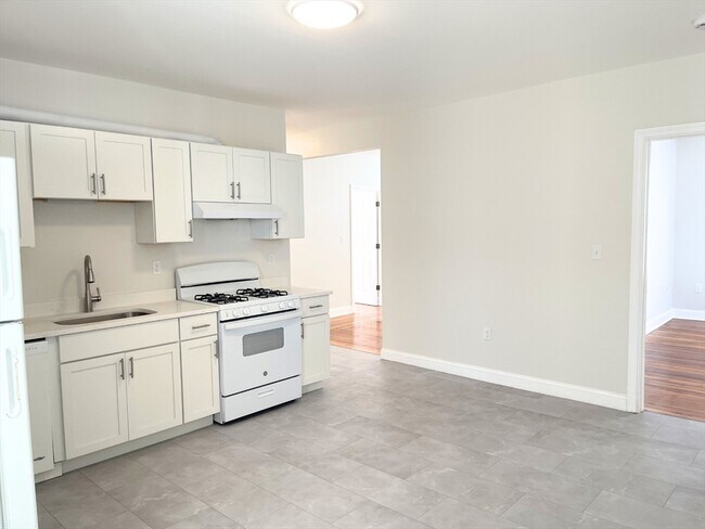 Building Photo - 25 Bennett St