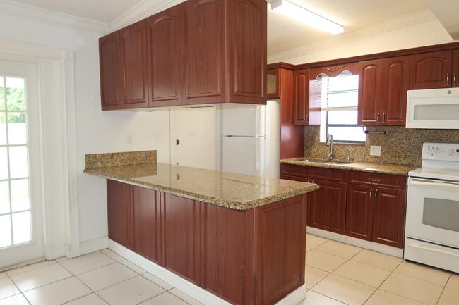 Building Photo - 5624 Purdy Ln