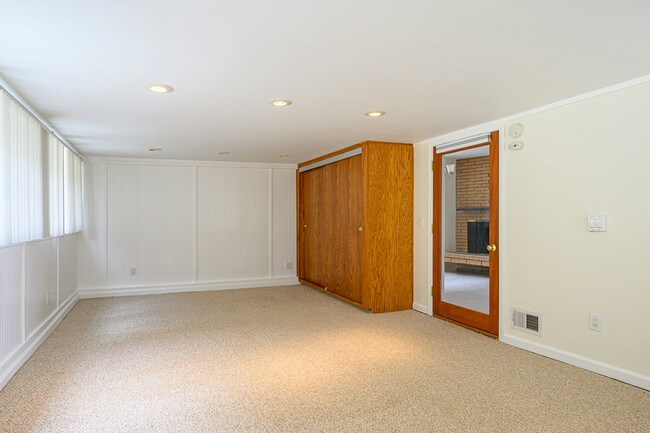 Building Photo - 552 Vía Del Monte