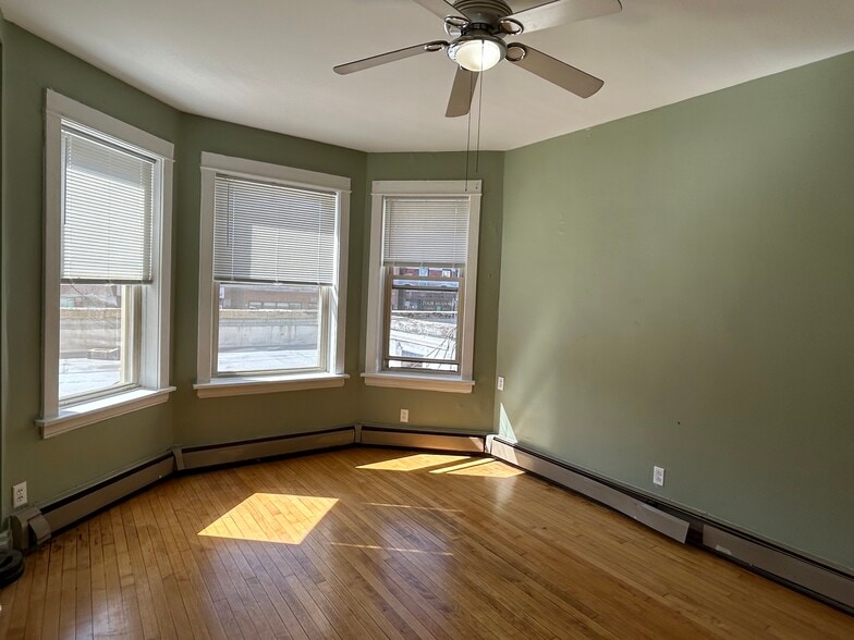 Building Photo - 2749 N Ashland Ave