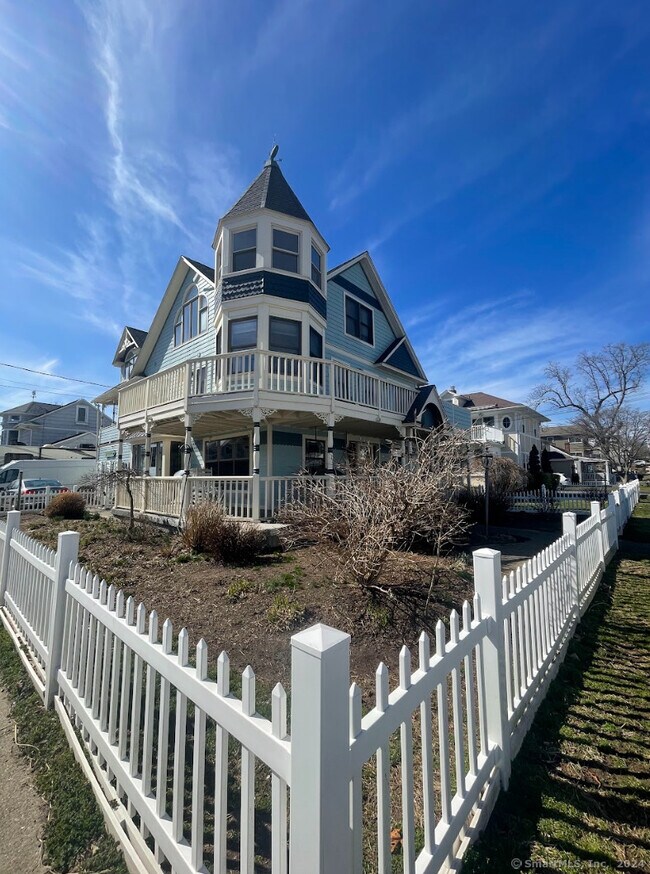 Building Photo - 2 Ocean Ave