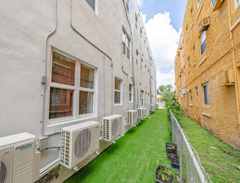 Building Photo - 1051 NW 2nd St