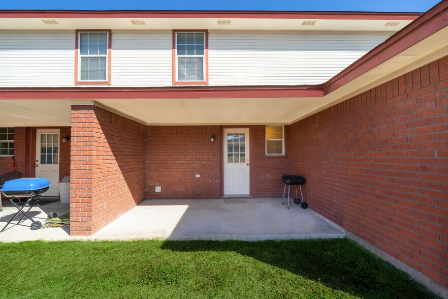 Building Photo - 4104 Terri Linn