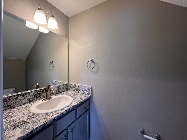 Building Photo - 815 Starlite Dr