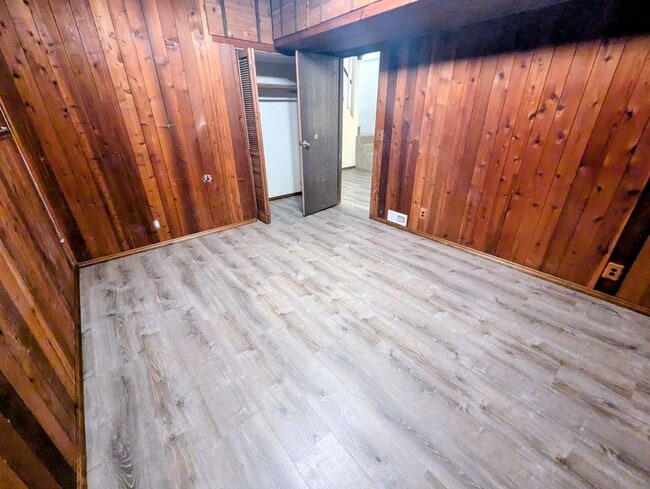 Building Photo - 4 BD/2BA Single Family Home in Dredge Lake area