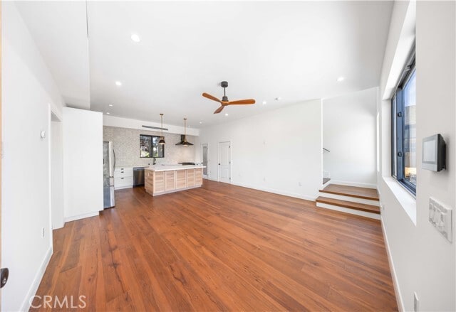 Building Photo - 7503 Hesperia Ave