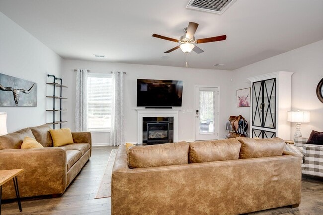 Building Photo - 6170 High Top Ln
