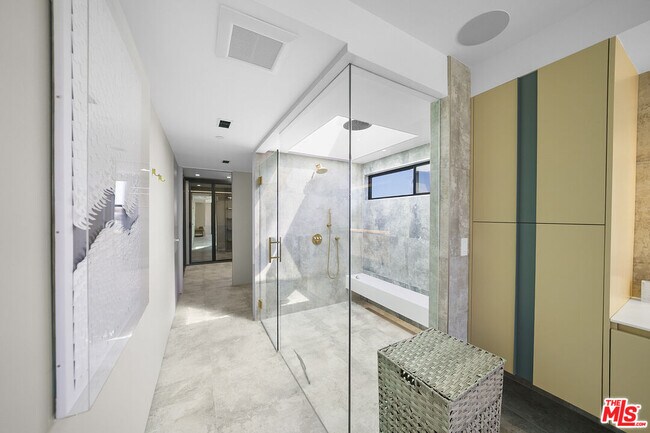 Building Photo - 1500 Ocean Dr