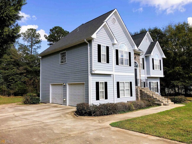 Building Photo - 133 Whisperwood Ln