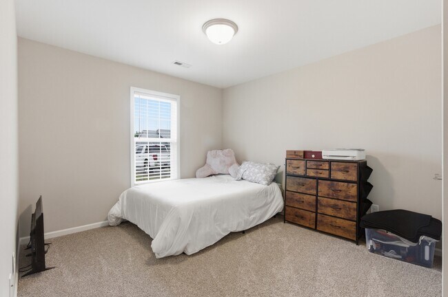 Building Photo - 200 Grist Mill Dr