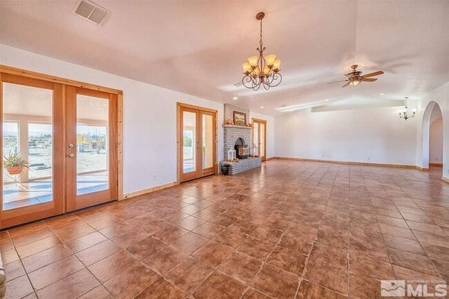 Building Photo - Spacious Lake-Adjacent Estate on 4.6 Acres in Silver Springs, NV