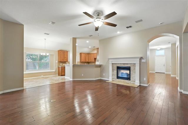 Building Photo - 3011 Clear Springs Dr