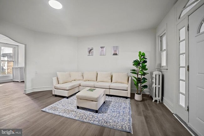 Building Photo - 312 E Eleanor St