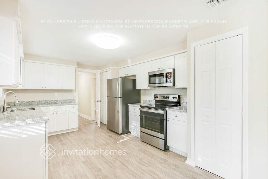 Building Photo - 8033 Banister Ln