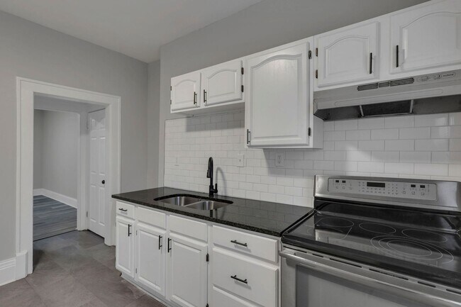 Building Photo - 293-295 Woodrow Ave