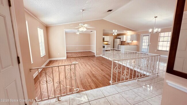 Building Photo - 301 Nesbitt St