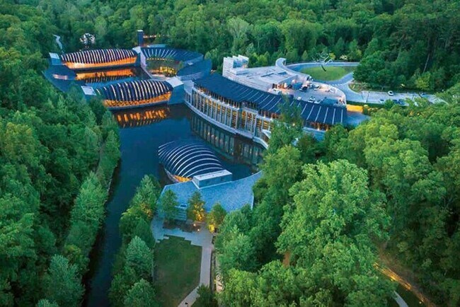 Building Photo - 406 NW Retreat Ln