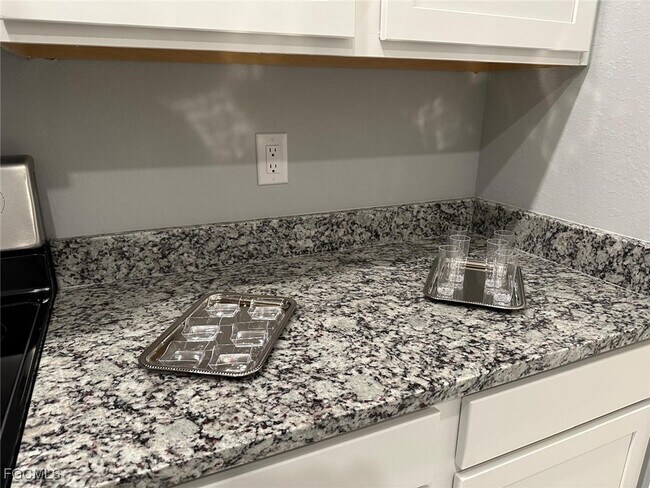 Building Photo - 3756 NE 13th Pl