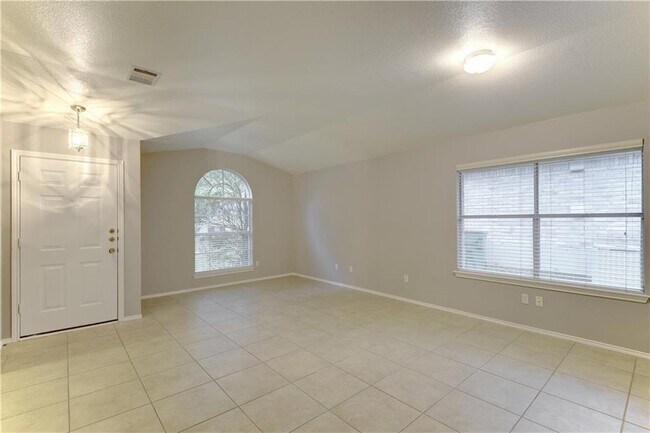 Building Photo - 1406 Royce Ln
