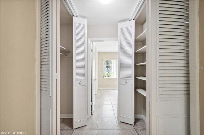 Building Photo - Well Kept Home in Madison Park - SUBLEASE