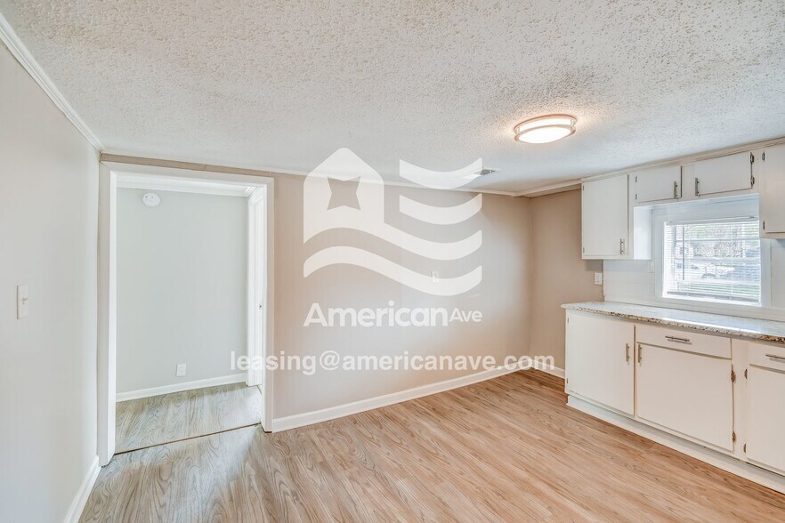 Building Photo - 2205 Powderly Ave SW