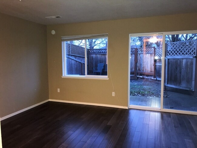 Building Photo - Two bedroom townhouse near Downtown!  Available Now