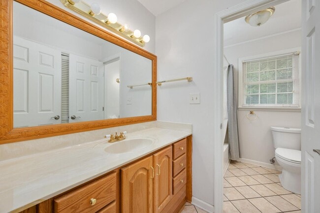 Building Photo - Beautiful Brick Ranch Home in Franklin