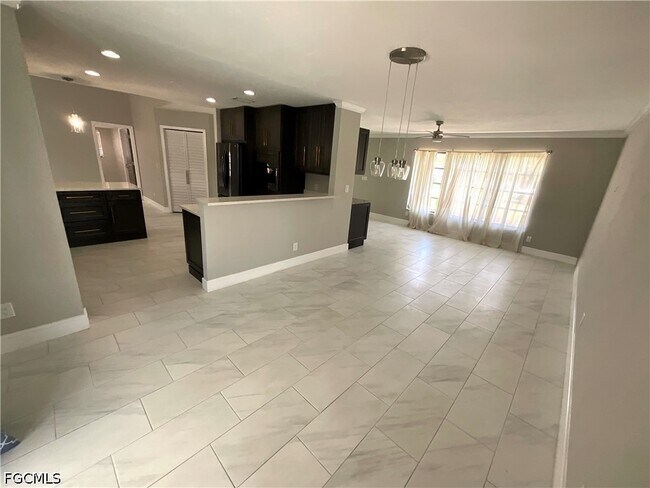 Building Photo - 20620 Pine Tree Ln