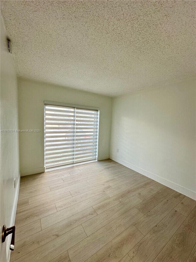 Building Photo - 15609 SW 73rd Cir Terrace