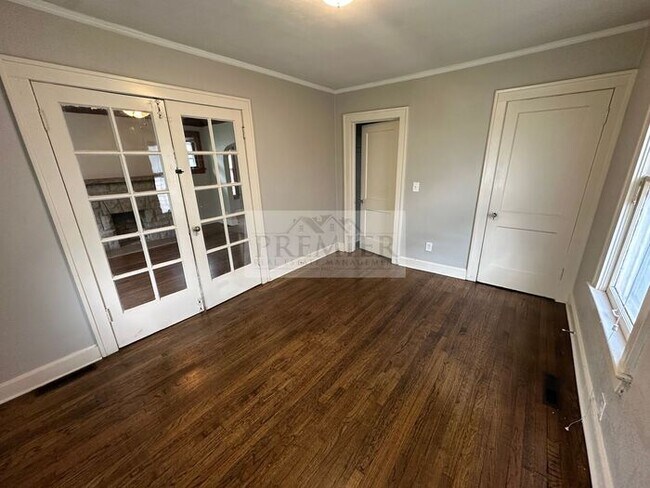 Building Photo - 5618 Forest Ave