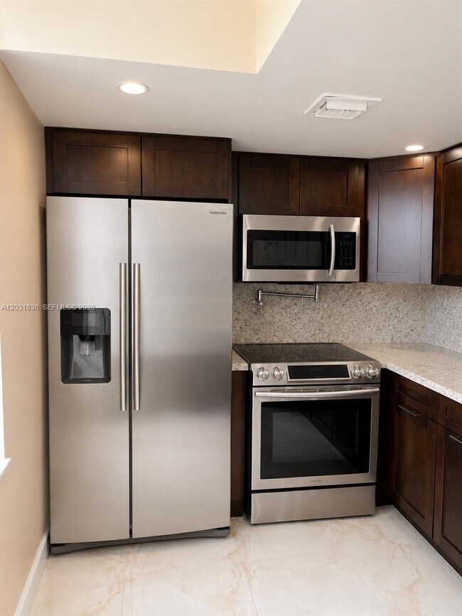 Building Photo - 9420 Tangerine Pl