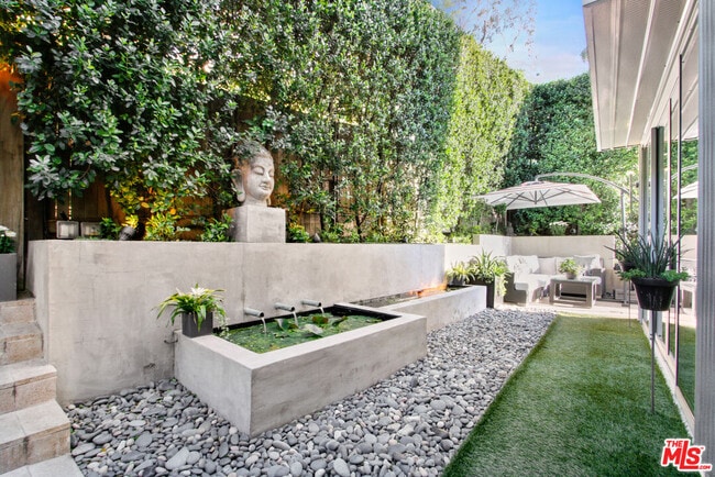 Building Photo - 9416 Beverlycrest Dr