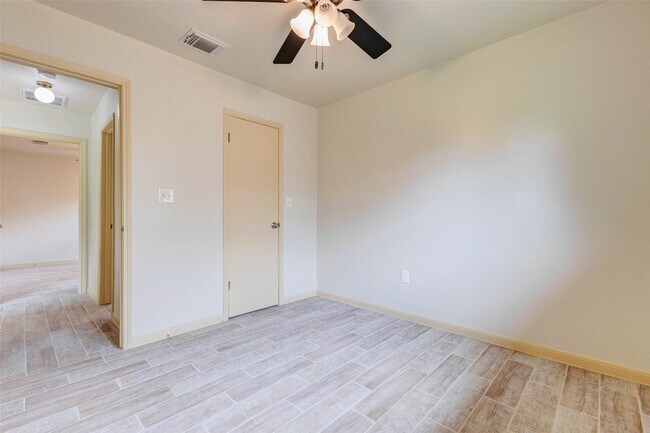 Building Photo - 5319 Ridgestone St