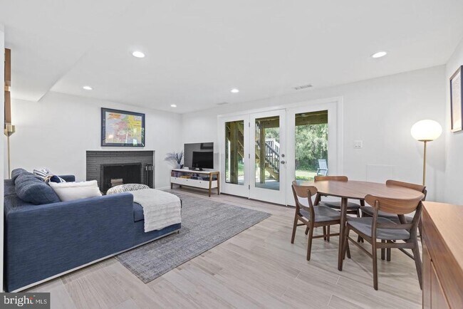 Building Photo - 5908 17th St NW