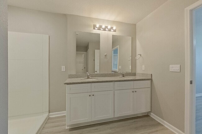 Building Photo - 128 Swallowtail Ln