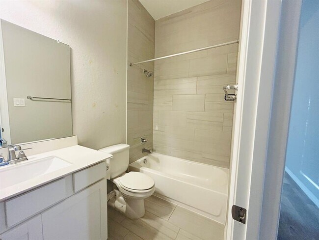 Building Photo - 18314 Southwood Creek Dr