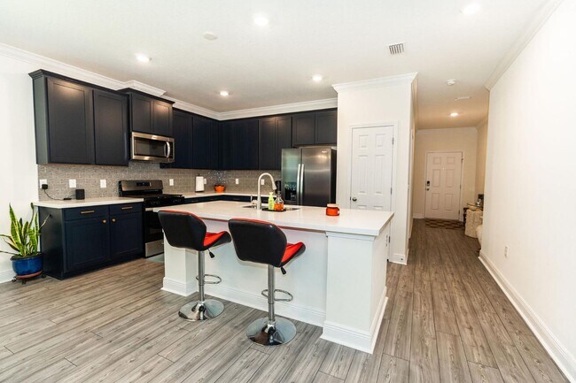 Building Photo - 102 Polaris Pl