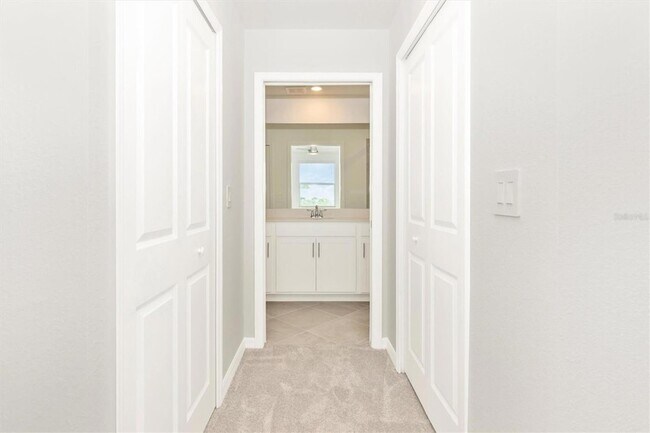 Building Photo - 12320 Wellen Golf St