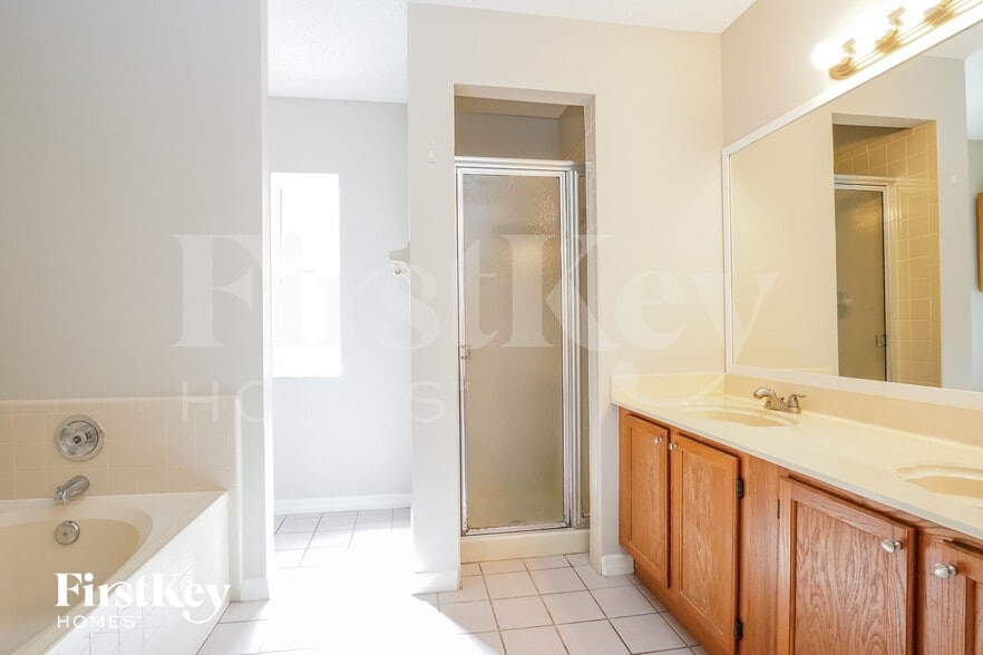 Building Photo - 1008 Vannessa Dr