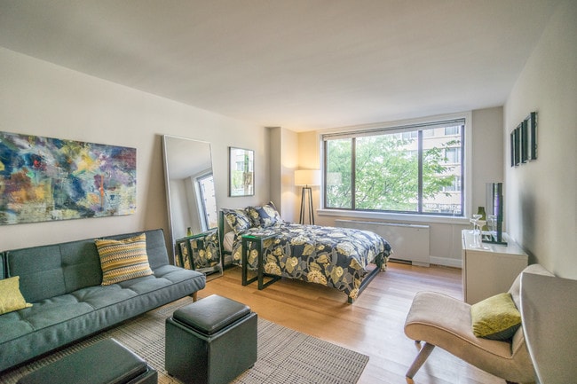 Interior Photo - M Street Towers